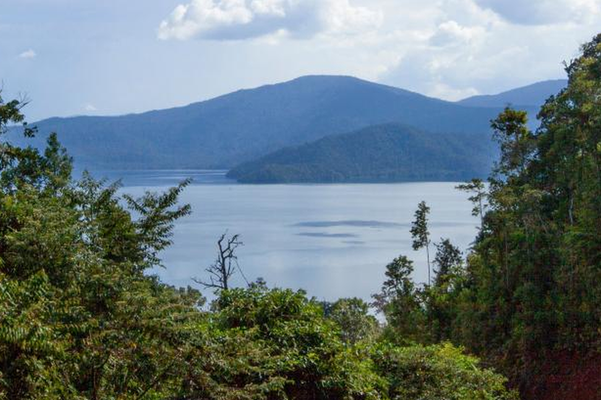 Keindahan Danau Towuti